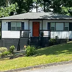 Modern 3Br Retreat, 15 Mins To Atl Airport, Fenced Yard & Free Parking