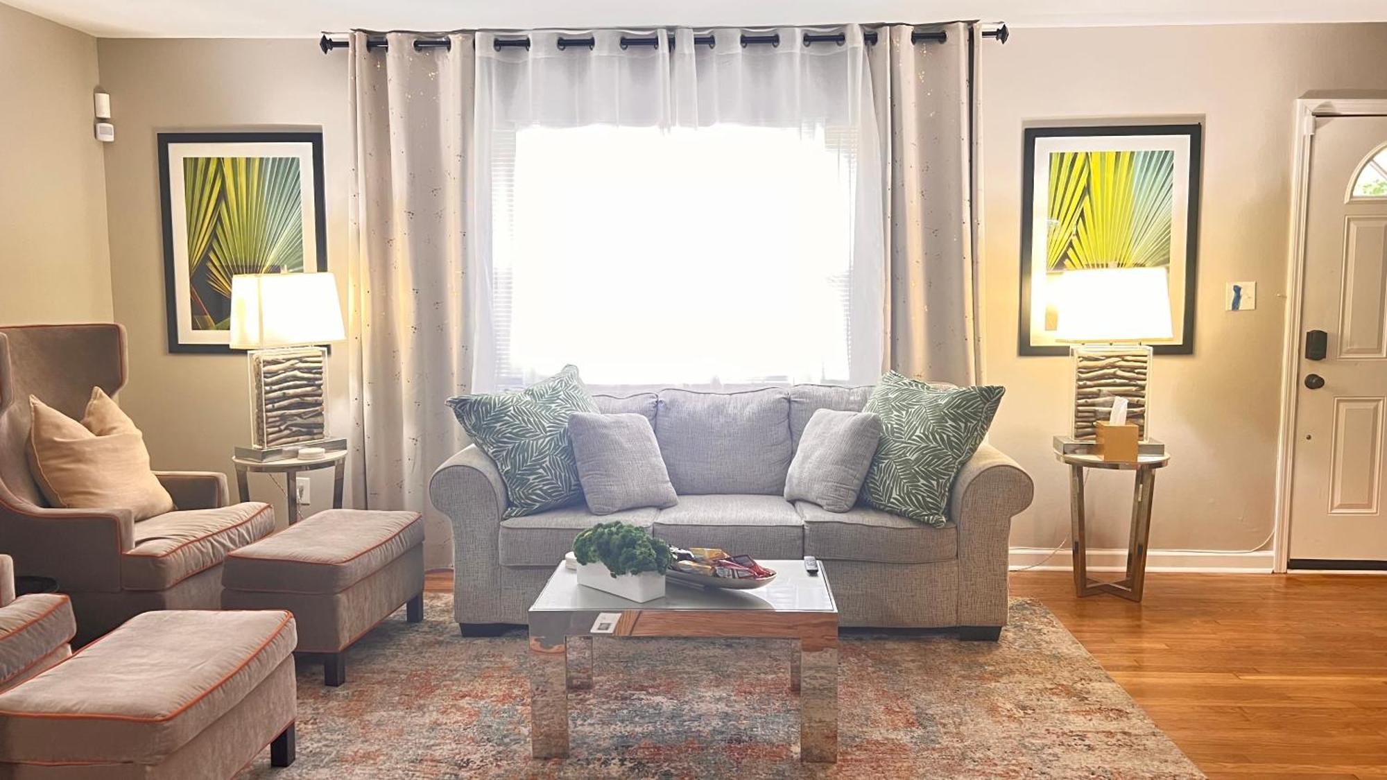 Ferienhaus Modern 3br Retreat, 15 Mins To Atl Airport, Fenced Yard & Free Parking *